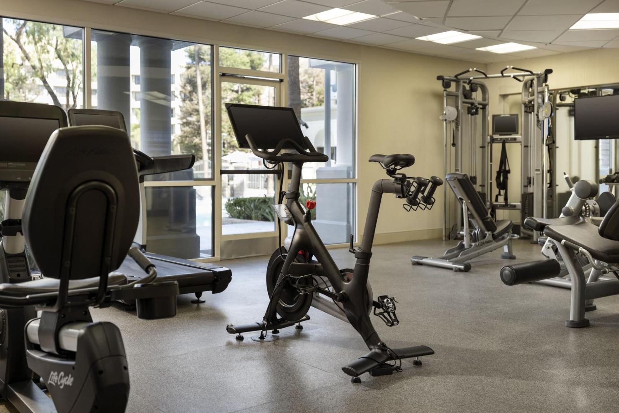 Готель Costa Mesa Marriott Екстер'єр фото