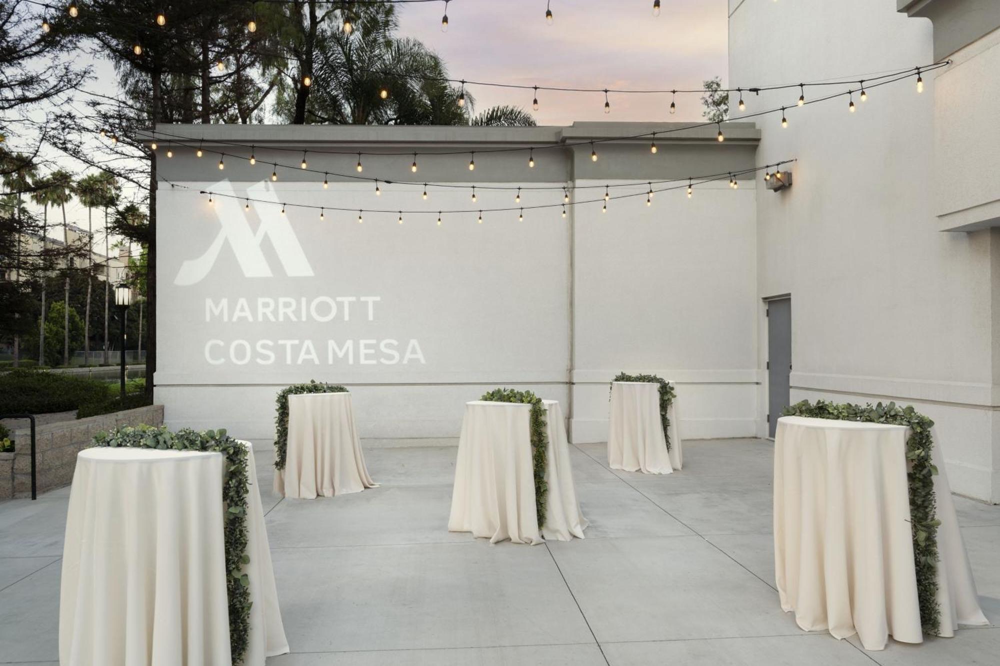 Готель Costa Mesa Marriott Екстер'єр фото