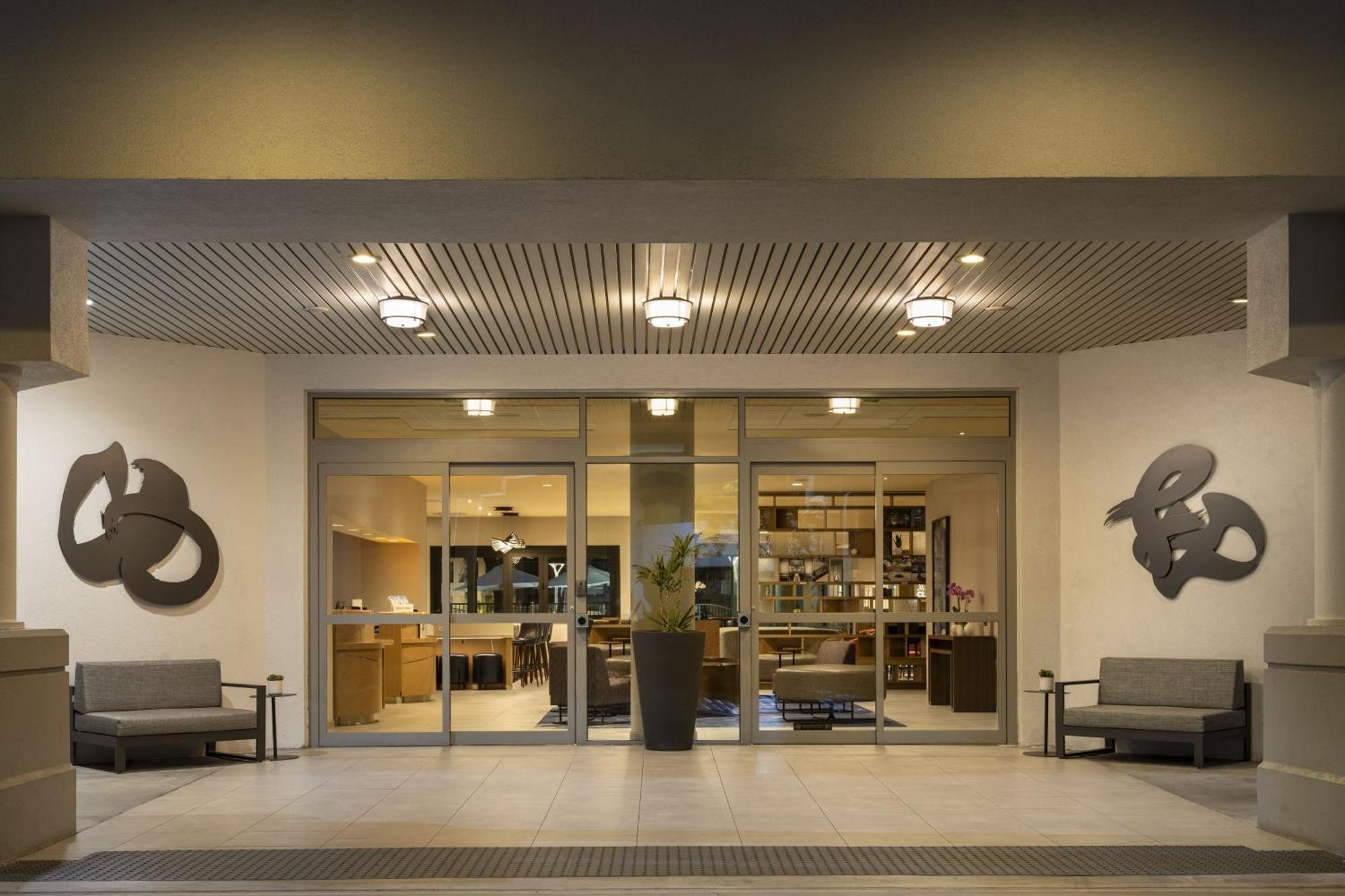 Готель Costa Mesa Marriott Екстер'єр фото
