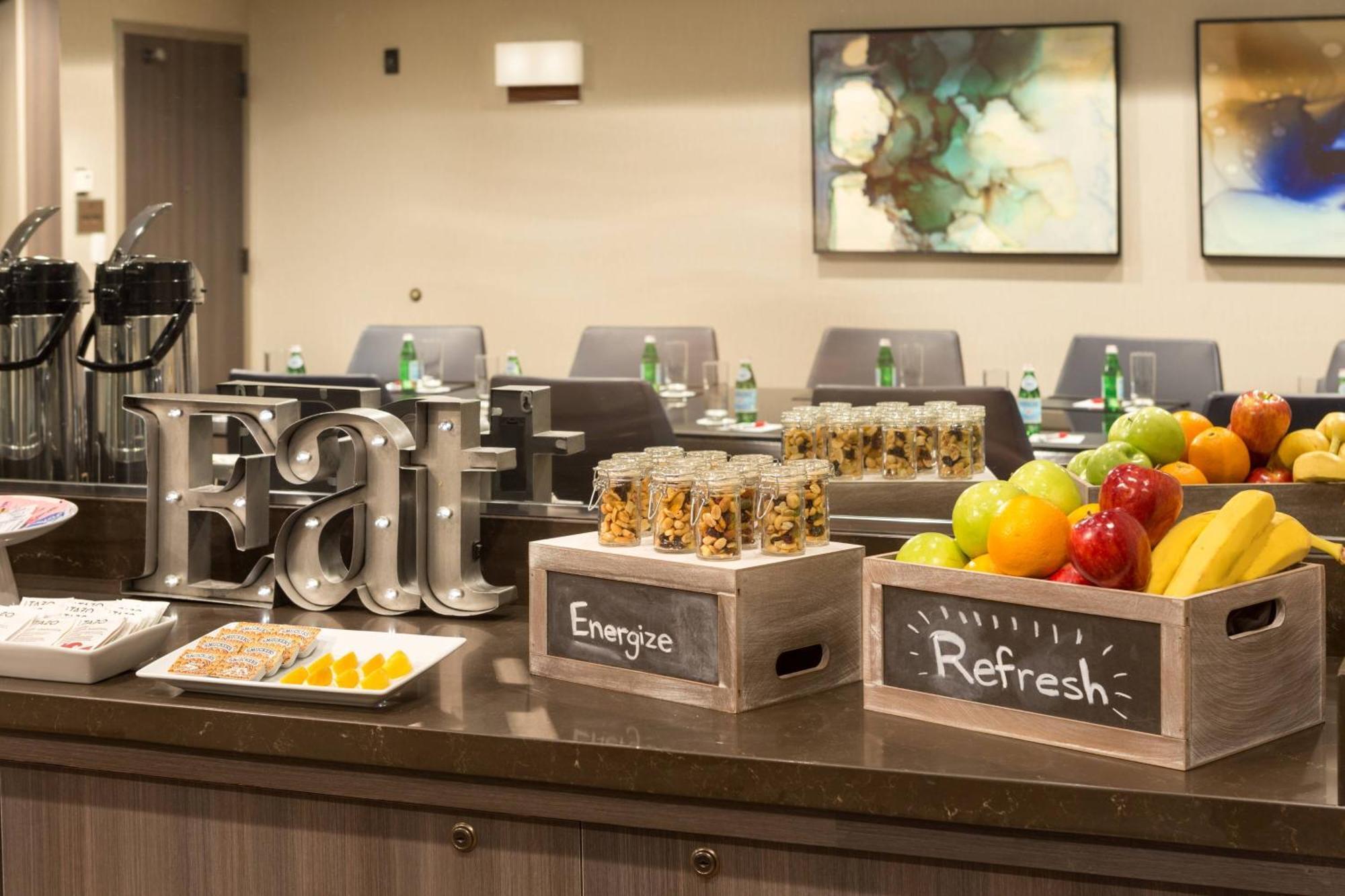 Готель Costa Mesa Marriott Екстер'єр фото