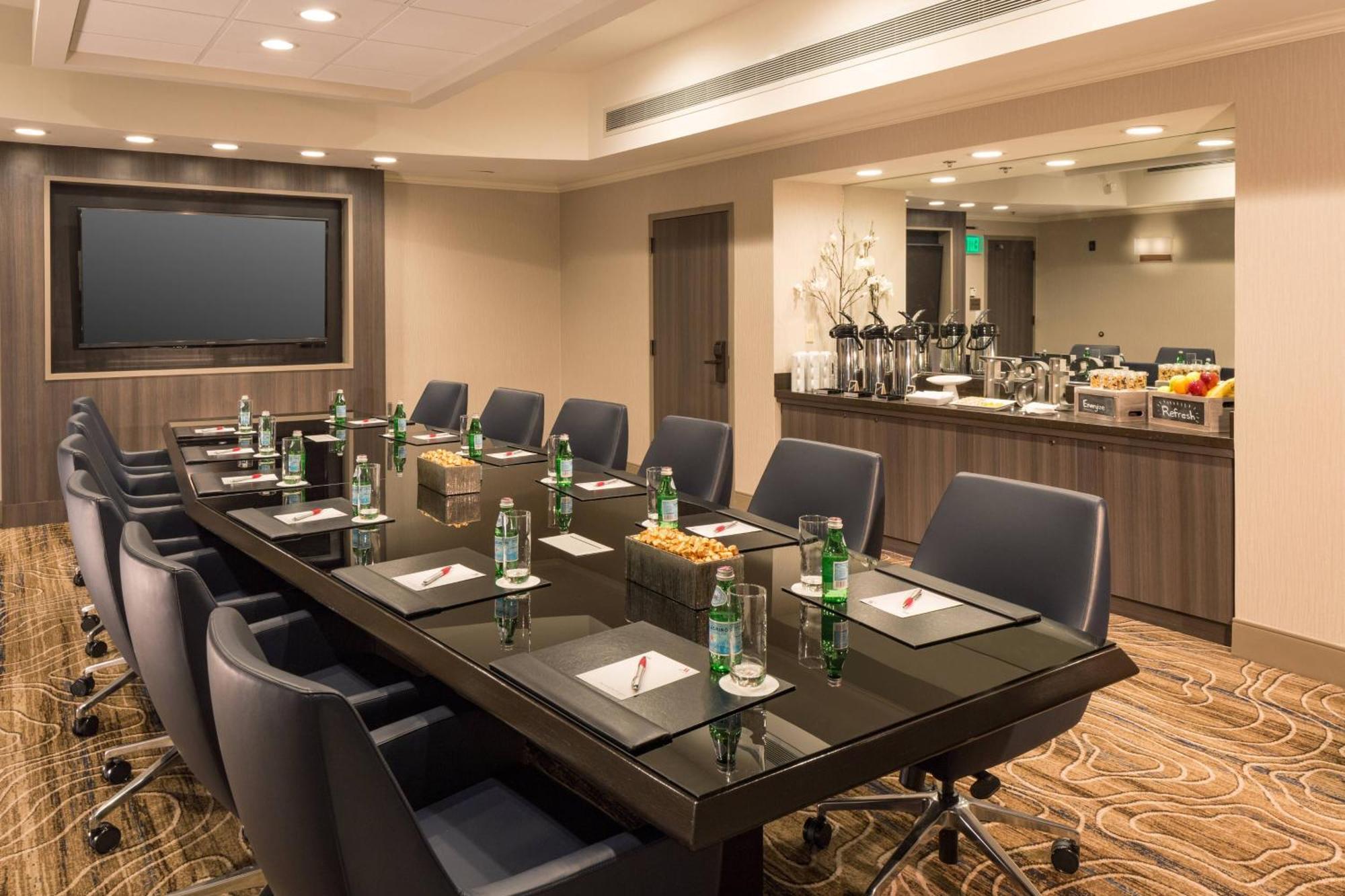 Готель Costa Mesa Marriott Екстер'єр фото