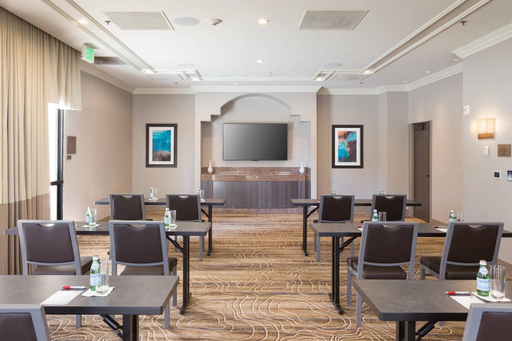 Готель Costa Mesa Marriott Екстер'єр фото