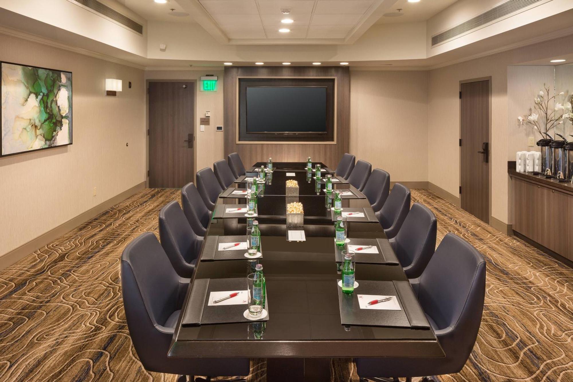 Готель Costa Mesa Marriott Екстер'єр фото