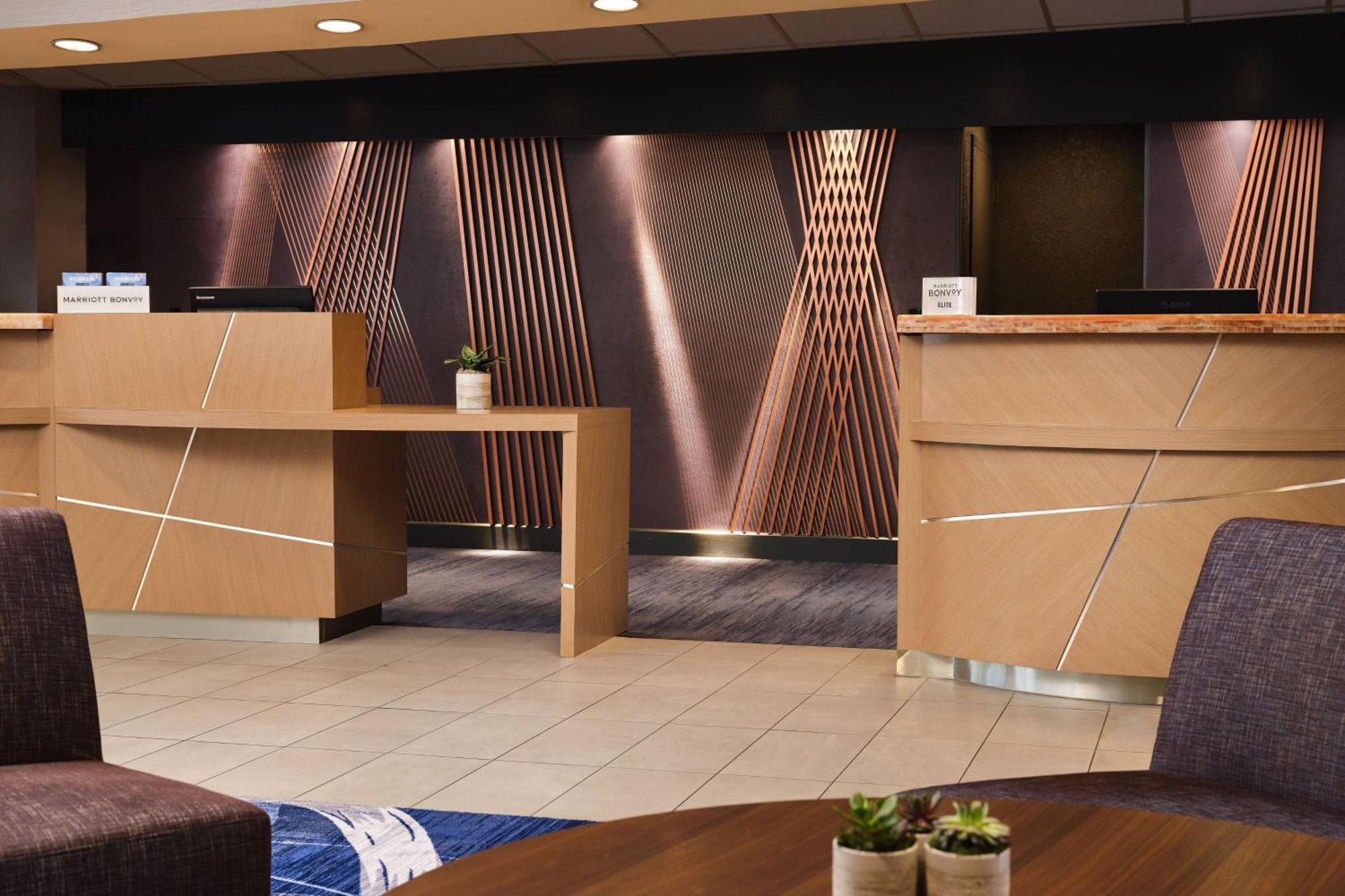 Готель Costa Mesa Marriott Екстер'єр фото