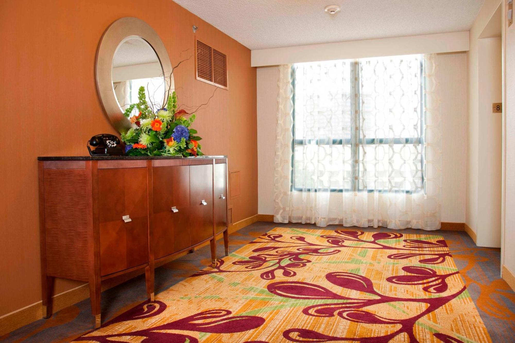 Готель Costa Mesa Marriott Екстер'єр фото