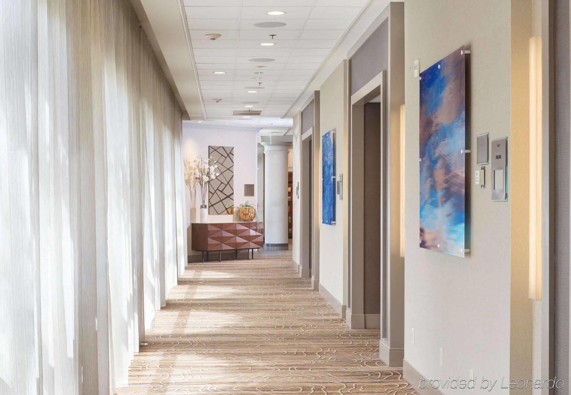 Готель Costa Mesa Marriott Екстер'єр фото